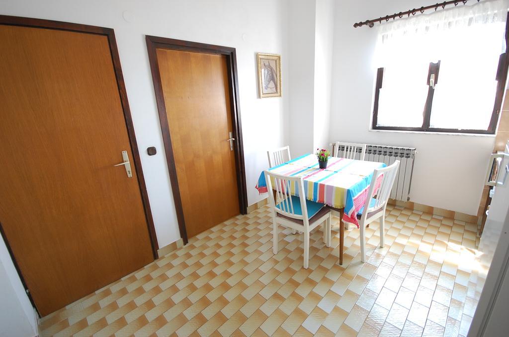 Apartments Dida By El-Pi Tours Njivice Kamer foto