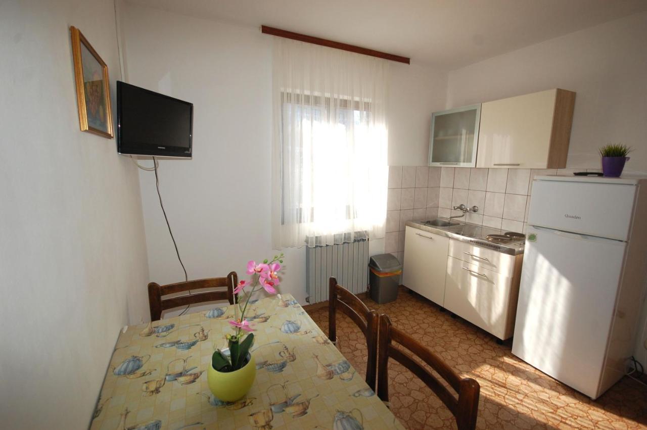 Apartments Dida By El-Pi Tours Njivice Buitenkant foto
